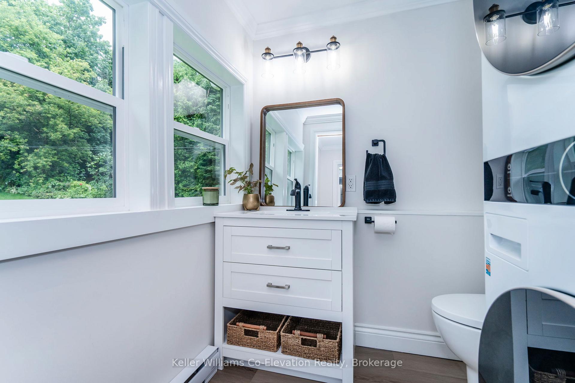 Photo 17 of 352 Third Street, Midland — HOMEH