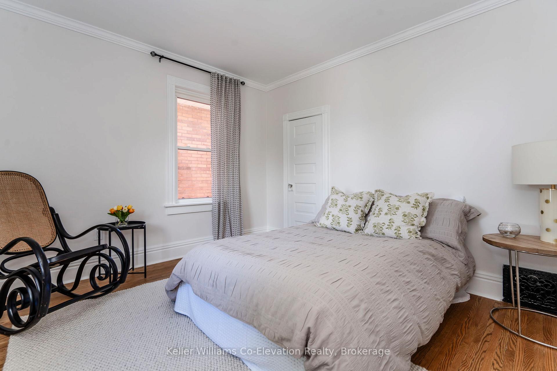 Photo 20 of 352 Third Street, Midland — HOMEH