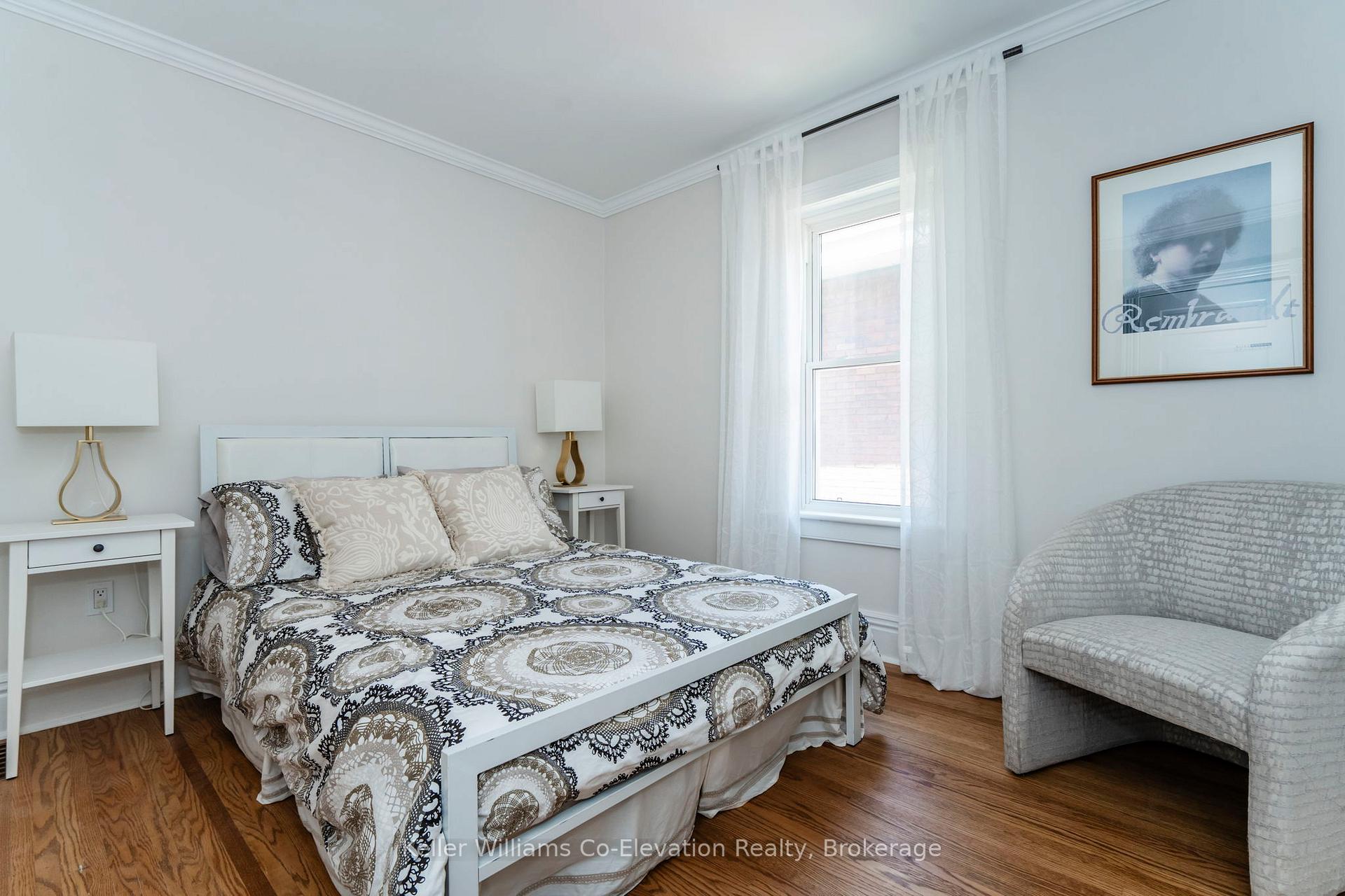 Photo 22 of 352 Third Street, Midland — HOMEH