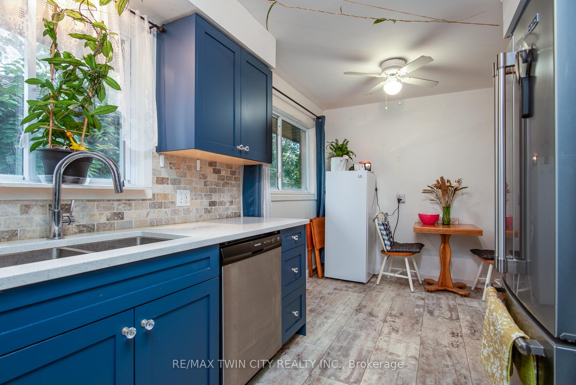 Photo 6 of 8 Yager Avenue, Kitchener — HOMEH