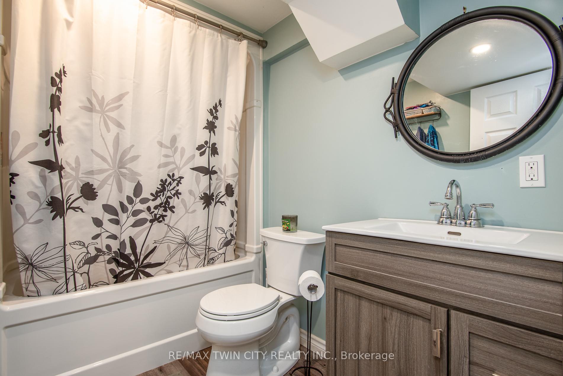 Photo 23 of 8 Yager Avenue, Kitchener — HOMEH