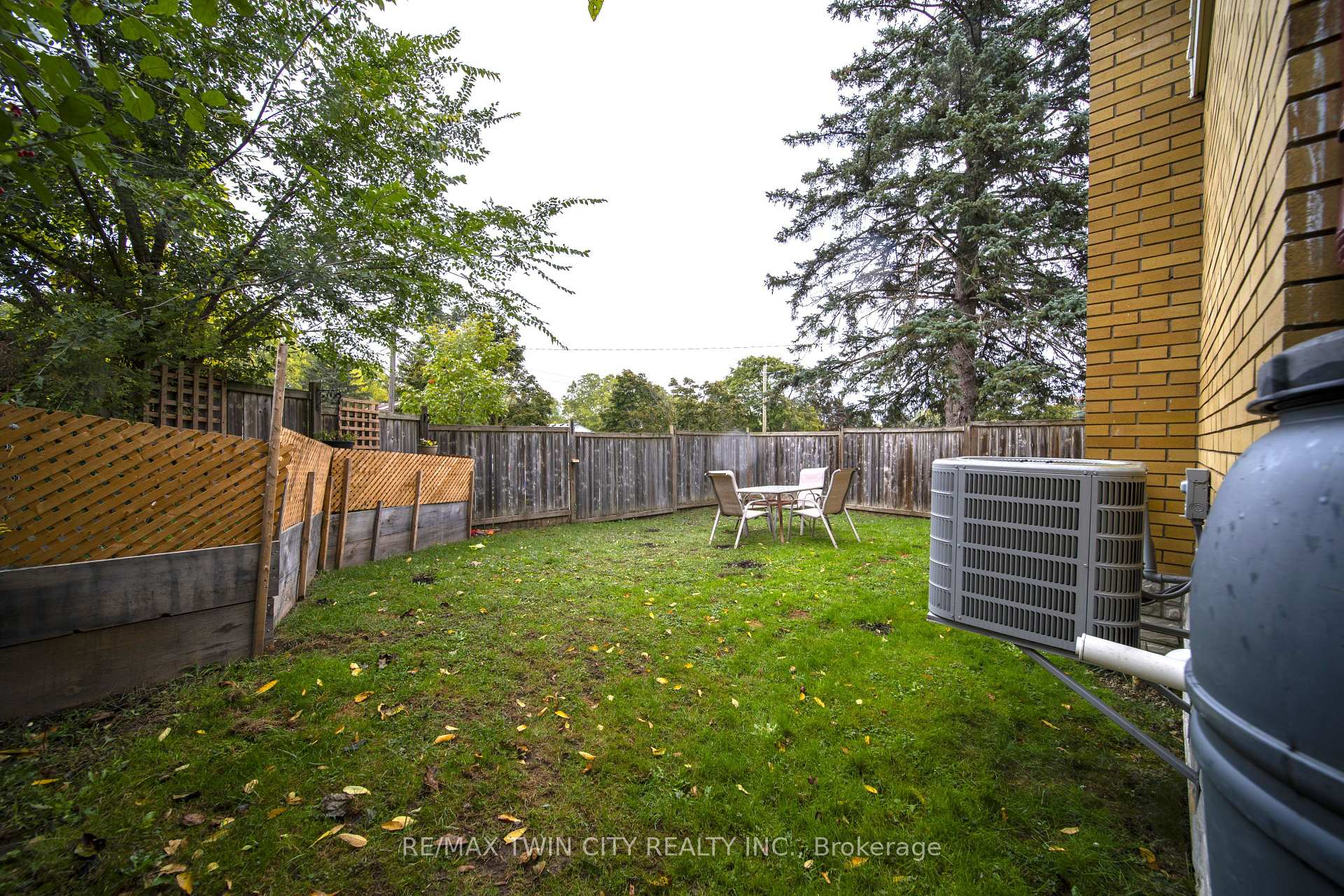 Photo 25 of 8 Yager Avenue, Kitchener — HOMEH