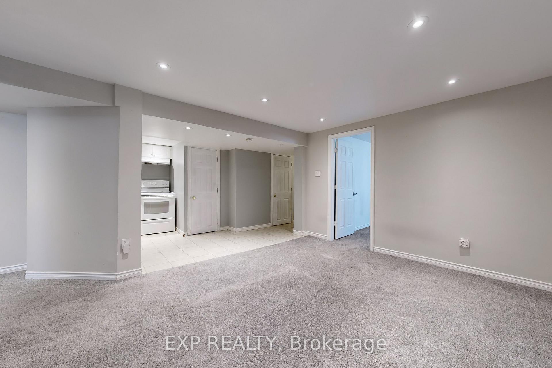 Photo 4 of 64 Sorrell Crescent, Markham, Milliken Mills East — HOMEH