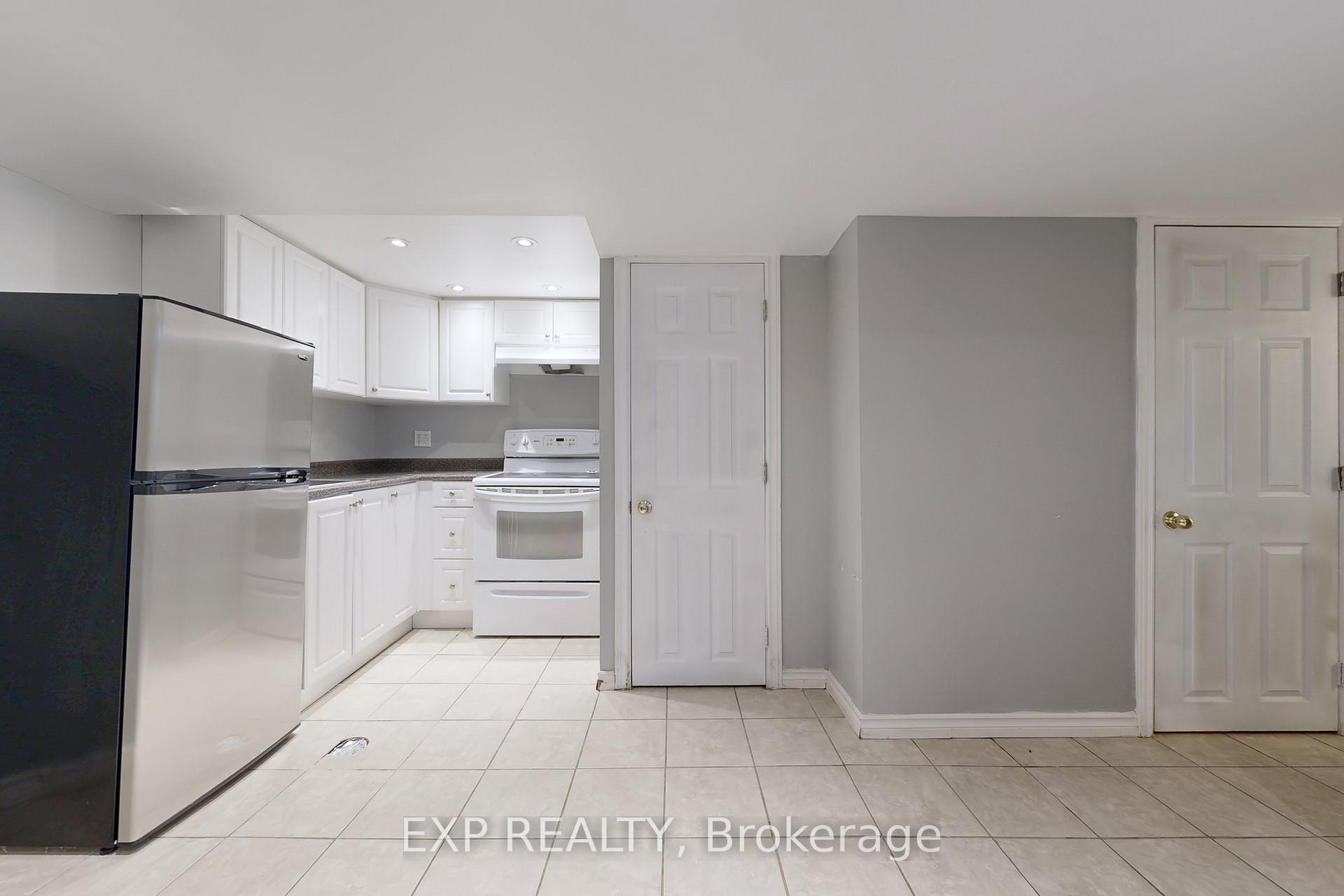 Photo 5 of 64 Sorrell Crescent, Markham, Milliken Mills East — HOMEH