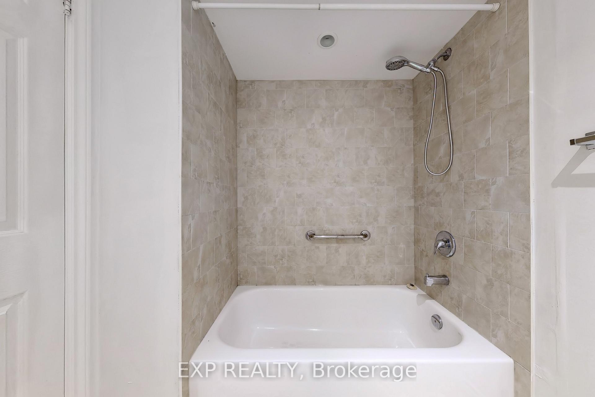 Photo 12 of 64 Sorrell Crescent, Markham, Milliken Mills East — HOMEH
