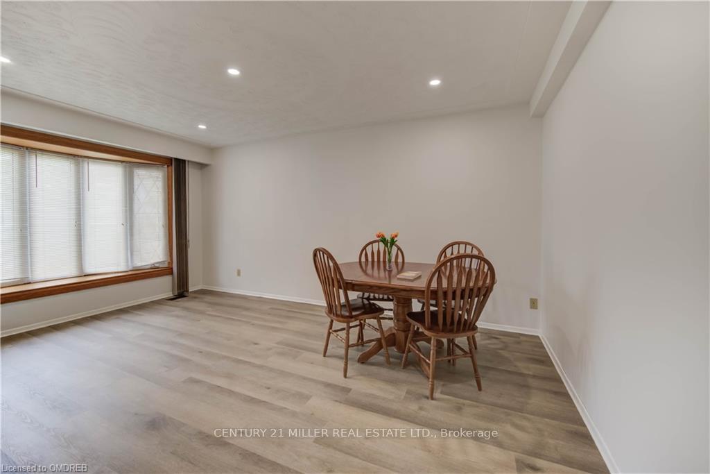 Photo 14 of 165 Ridge Street, Hamilton, Greeningdon — HOMEH