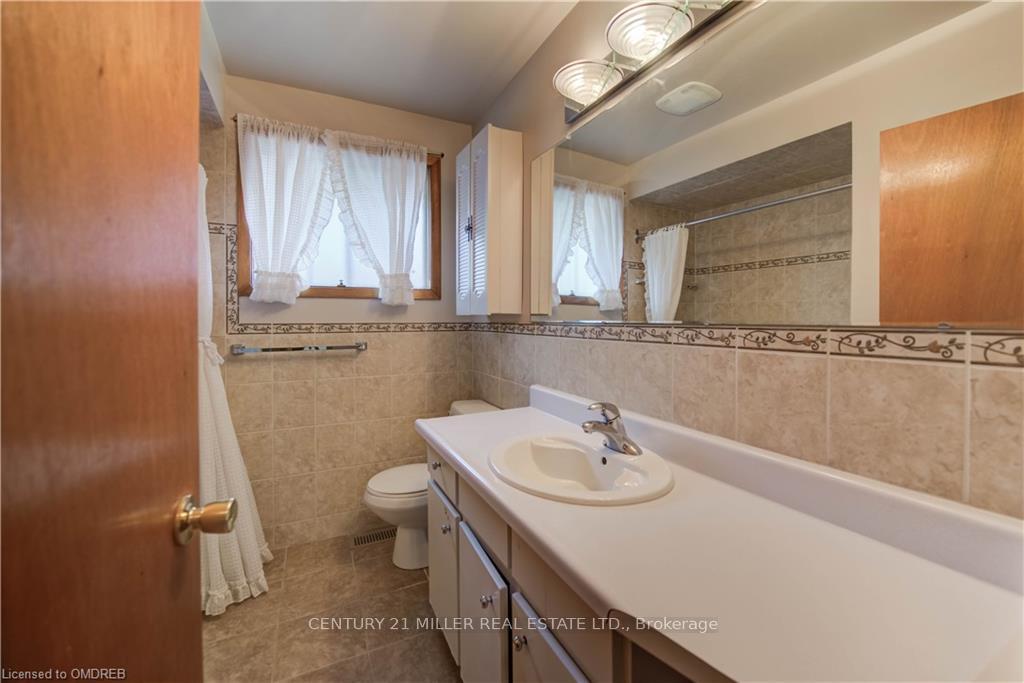 Photo 21 of 165 Ridge Street, Hamilton, Greeningdon — HOMEH