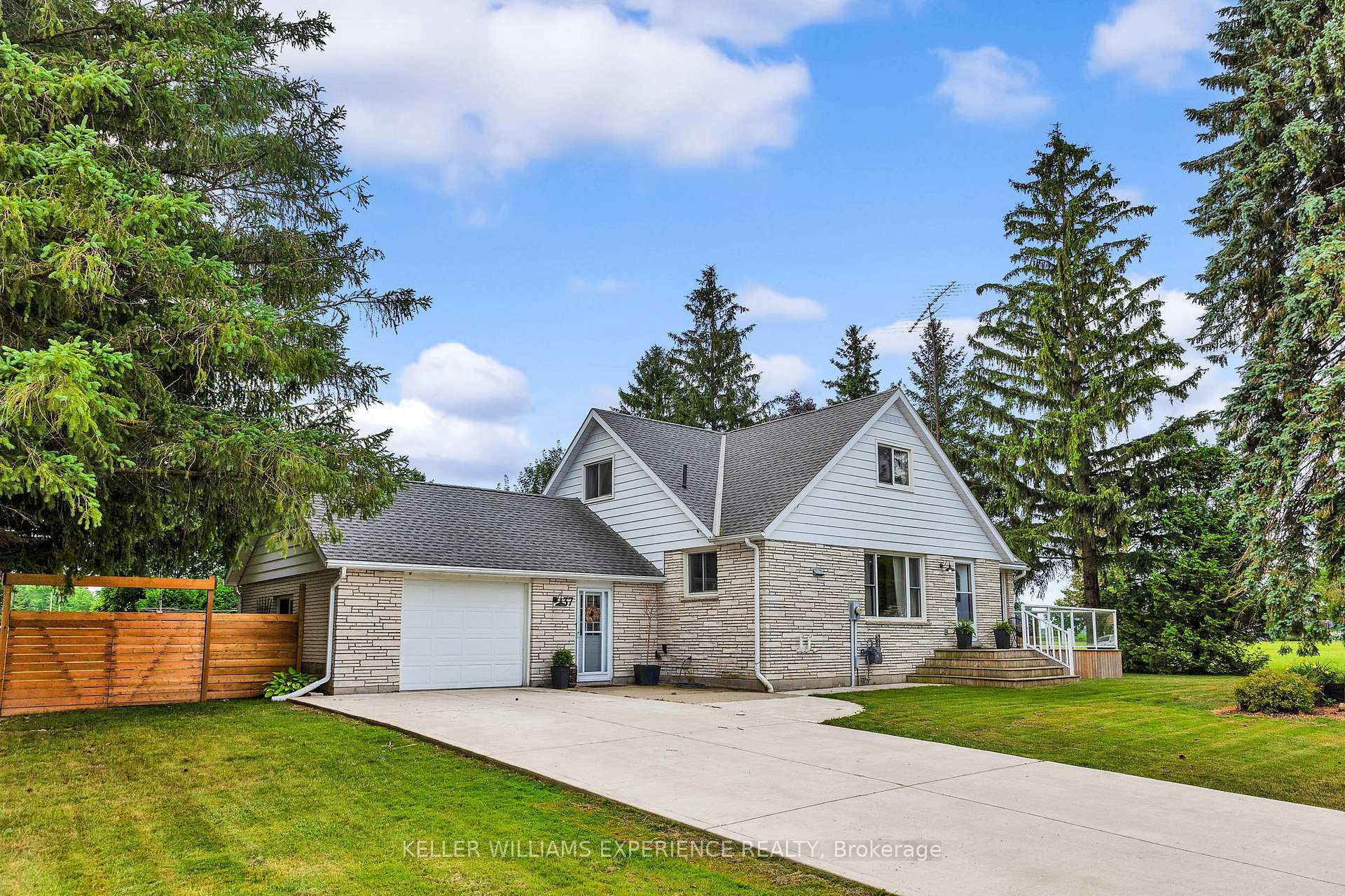 Front of 37 Allan Street W