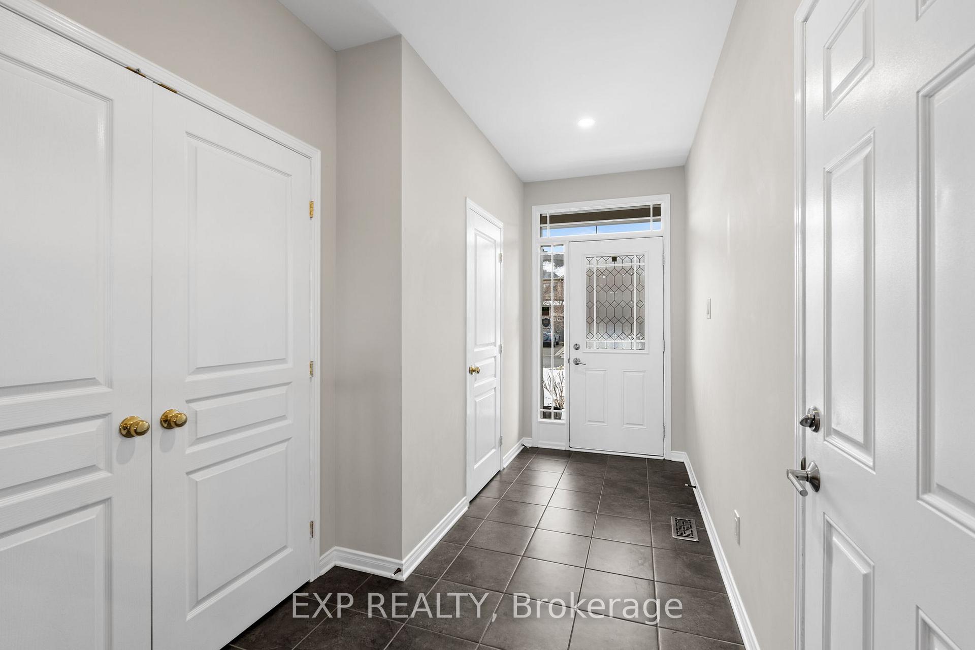 Photo 3 of 1461 Carronbridge Circle, Ottawa, Kanata - Emerald Meadows/Trailwest — HOMEH