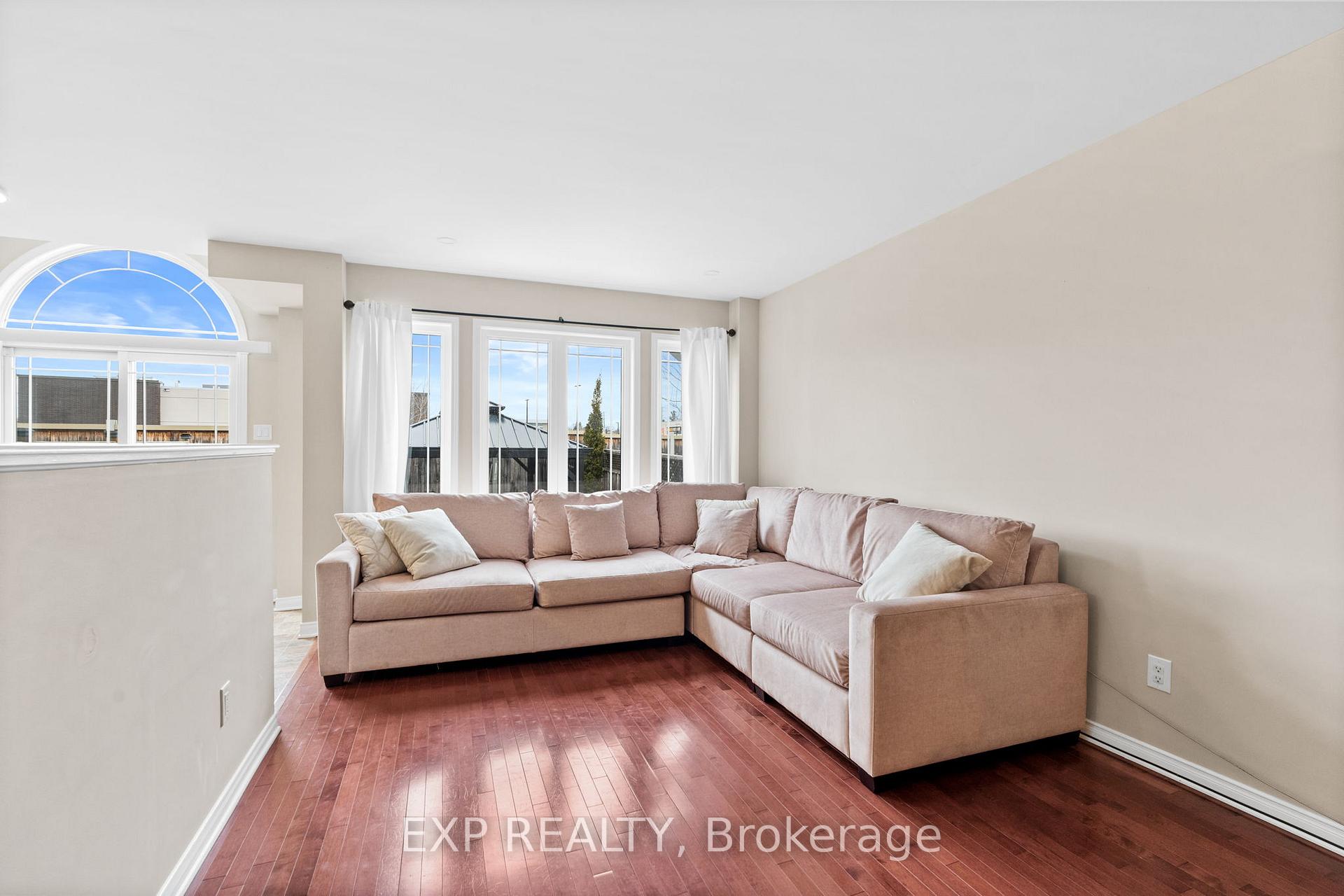 Photo 10 of 1461 Carronbridge Circle, Ottawa, Kanata - Emerald Meadows/Trailwest — HOMEH