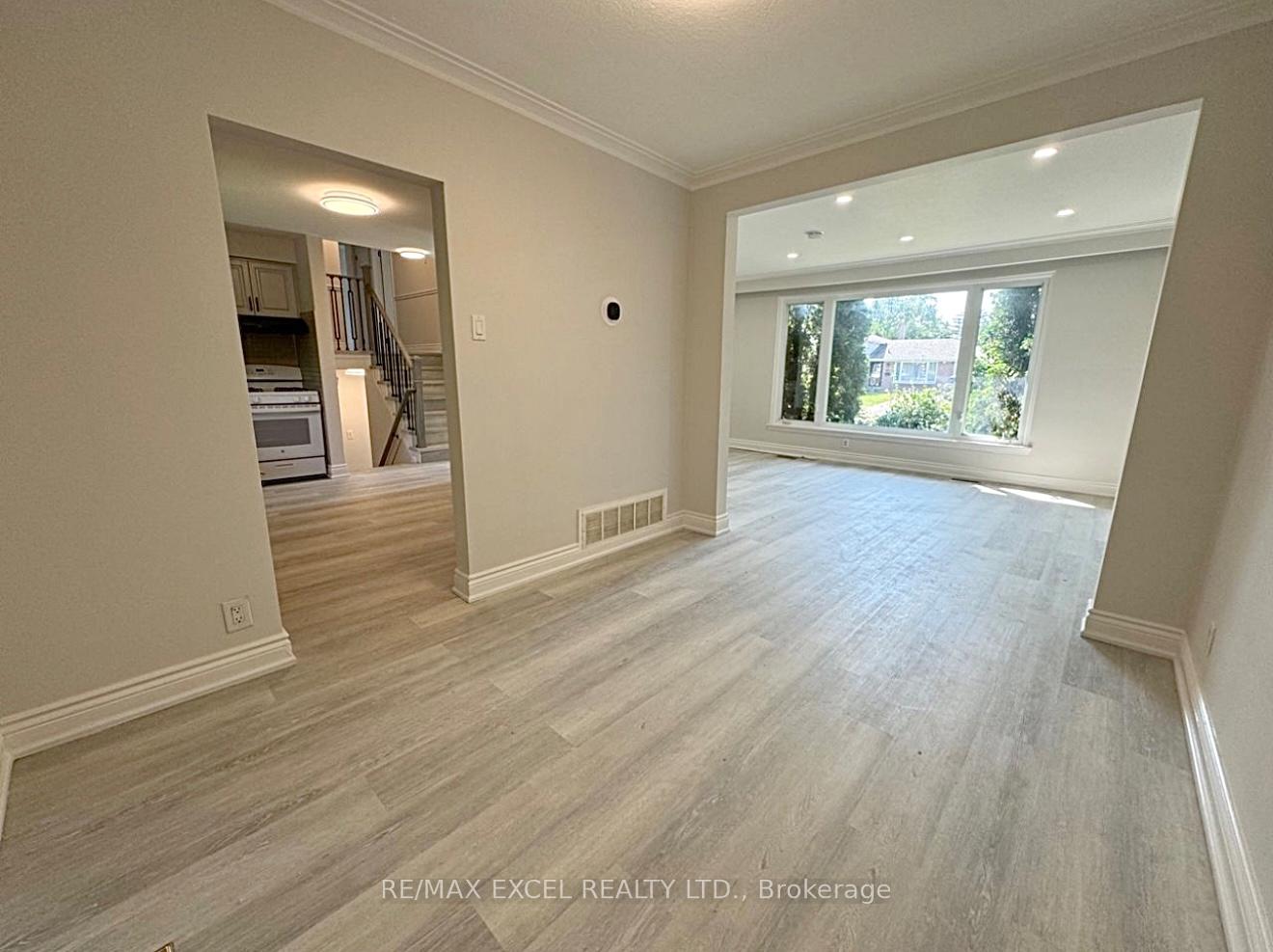 Photo 4 of 29 Arrowflight Drive, Markham, Bullock — HOMEH