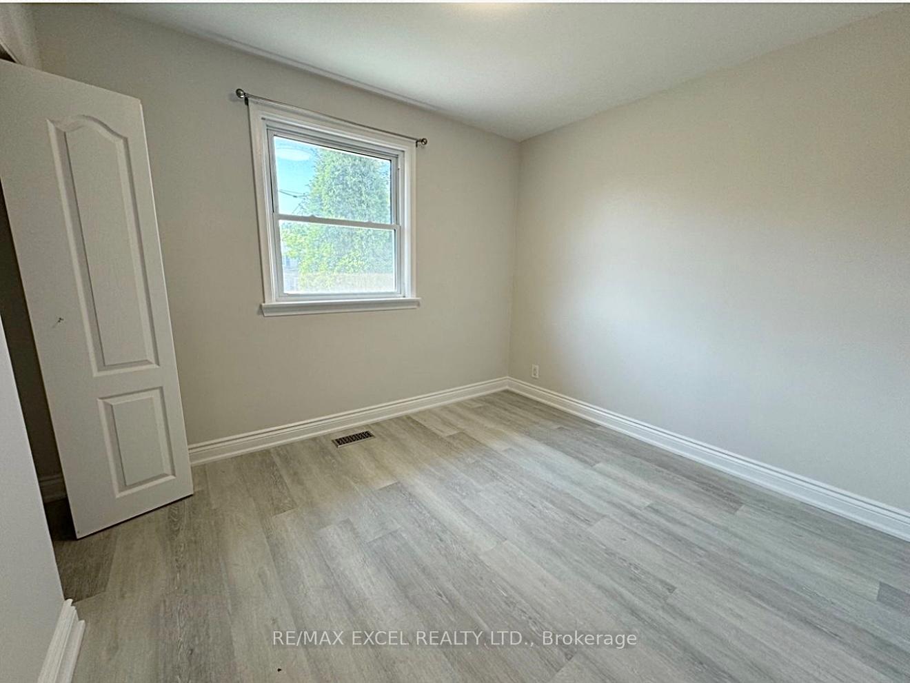 Photo 11 of 29 Arrowflight Drive, Markham, Bullock — HOMEH