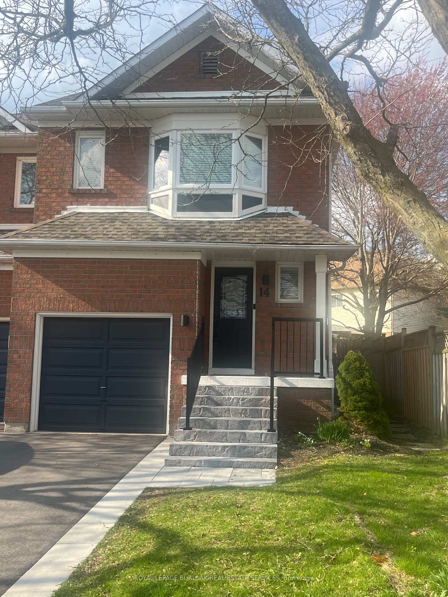 Photo 1 of 14 Thornlodge Drive, Hamilton, Waterdown — HOMEH