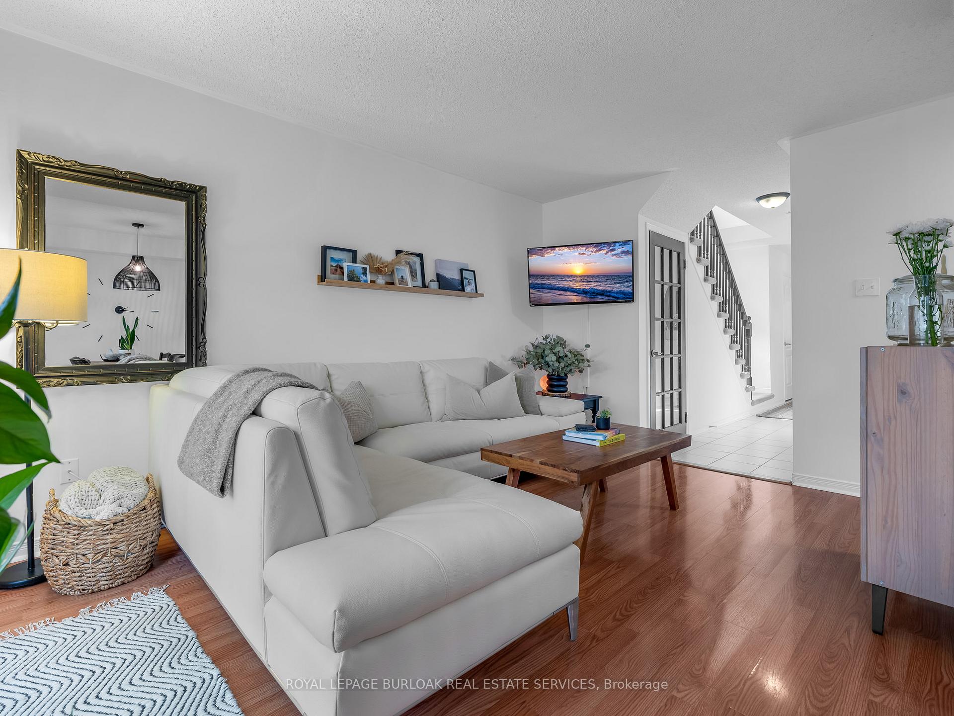 Photo 12 of 14 Thornlodge Drive, Hamilton, Waterdown — HOMEH