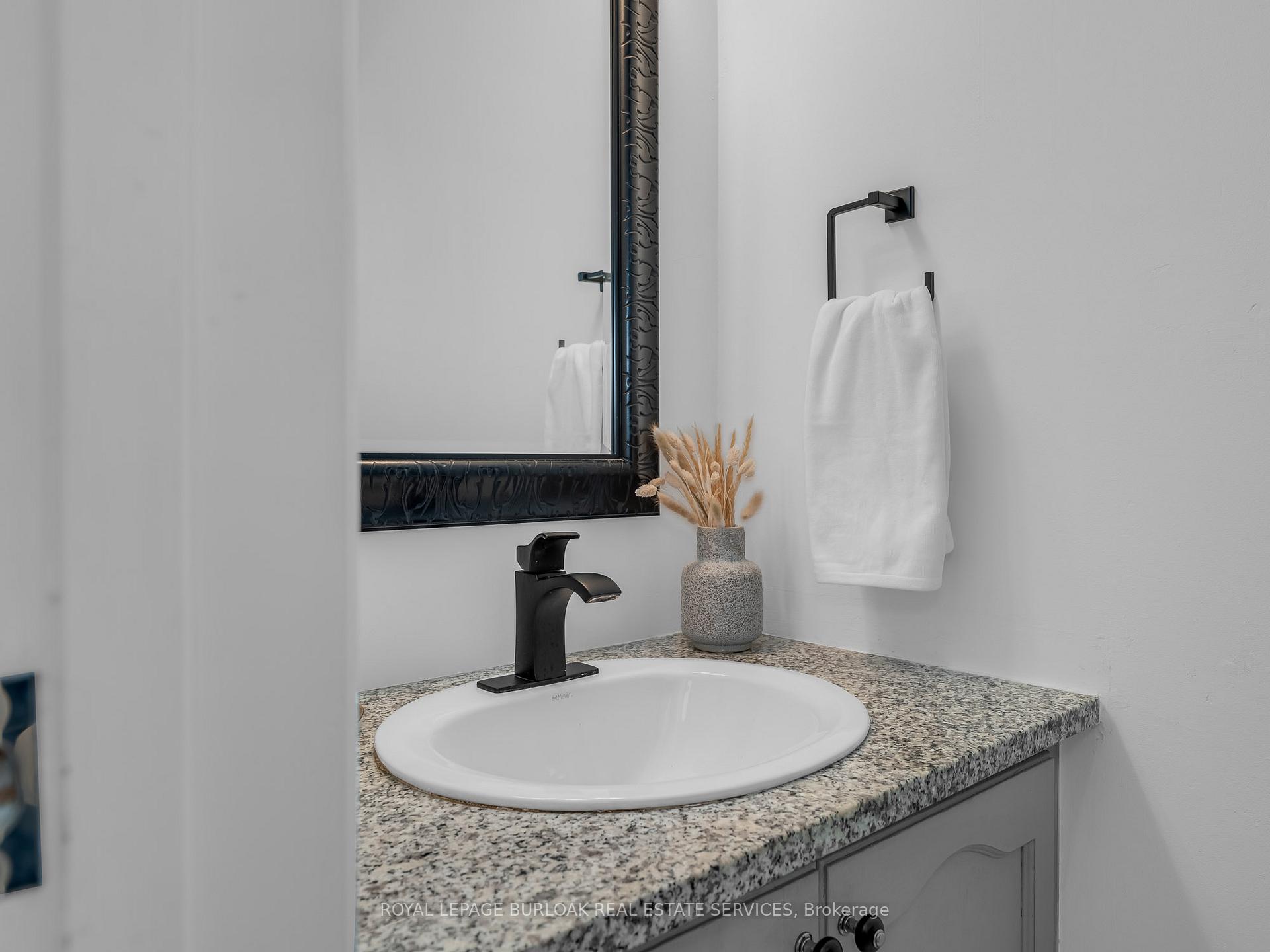 Photo 14 of 14 Thornlodge Drive, Hamilton, Waterdown — HOMEH