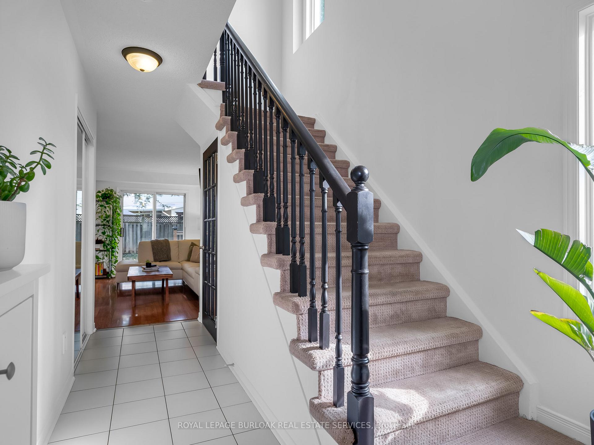 Photo 15 of 14 Thornlodge Drive, Hamilton, Waterdown — HOMEH