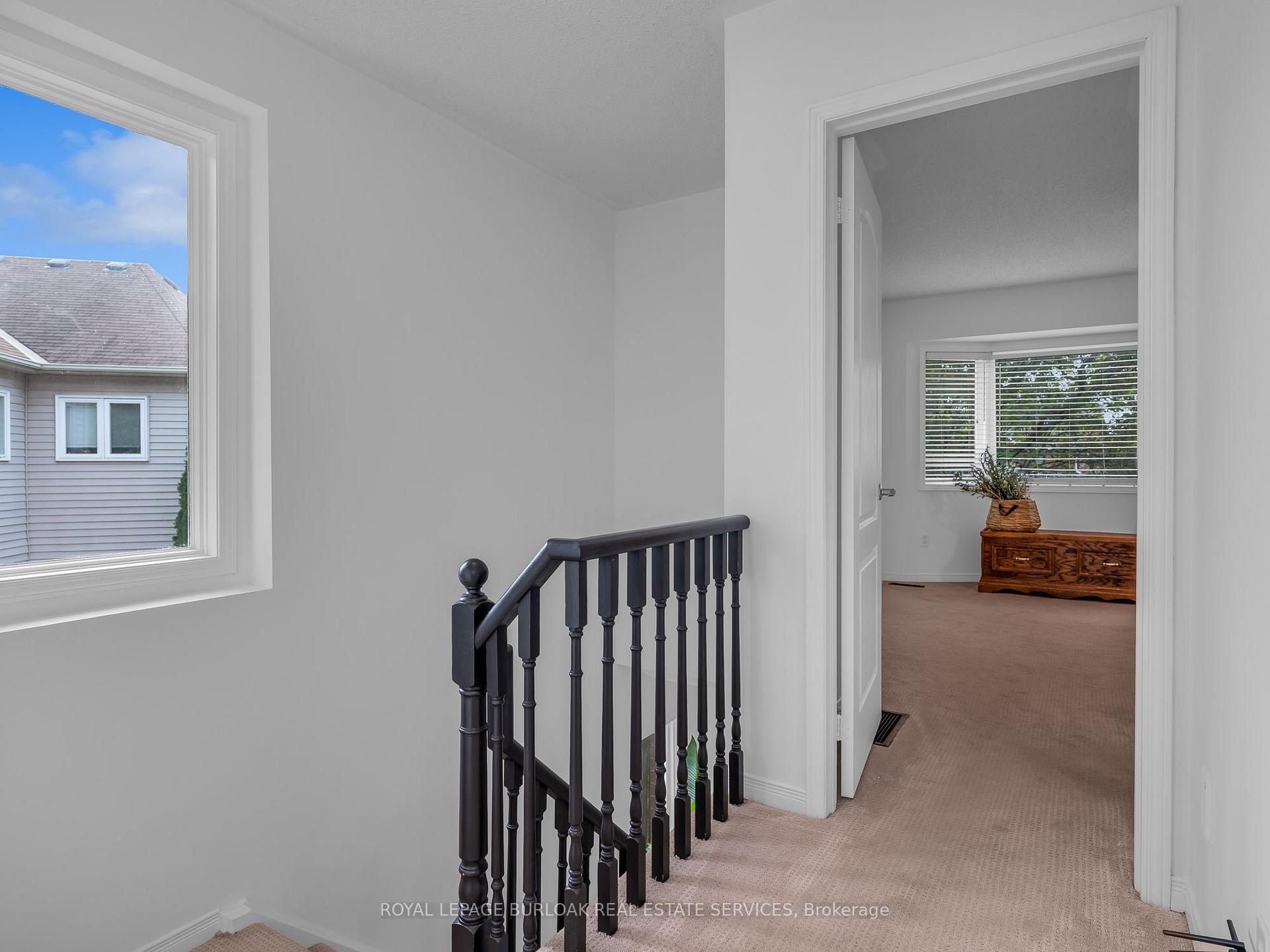 Photo 16 of 14 Thornlodge Drive, Hamilton, Waterdown — HOMEH