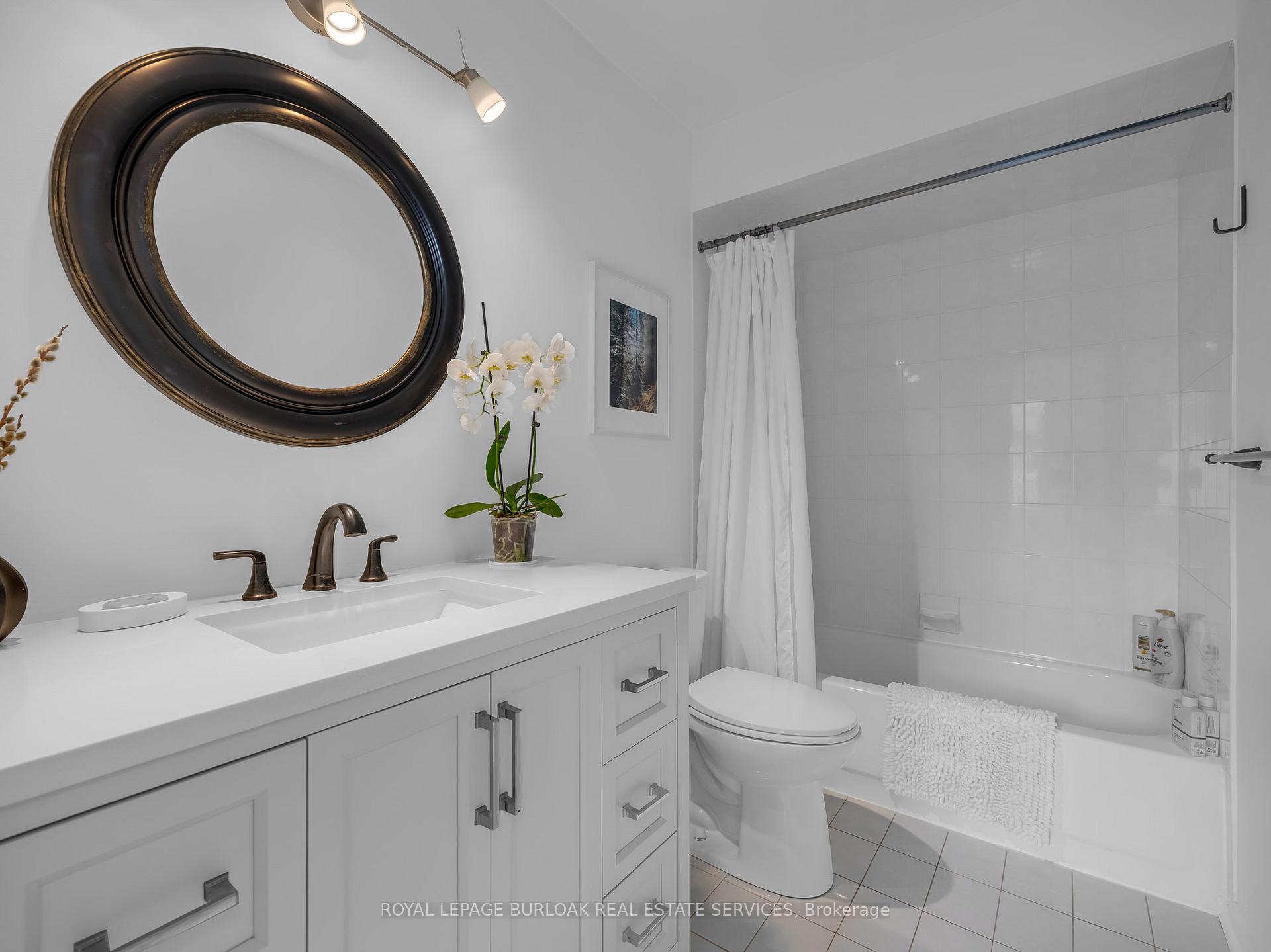 Photo 24 of 14 Thornlodge Drive, Hamilton, Waterdown — HOMEH