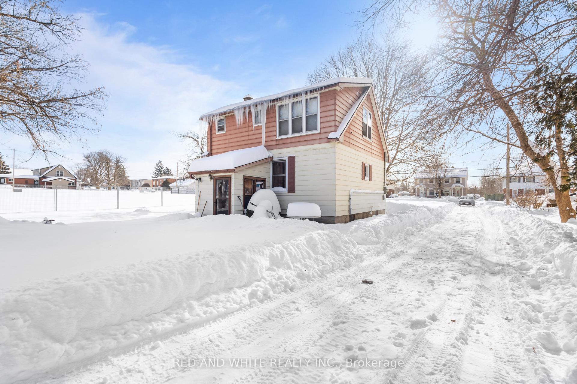 Photo 24 of 107 Bloomingdale Road N, Kitchener — HOMEH
