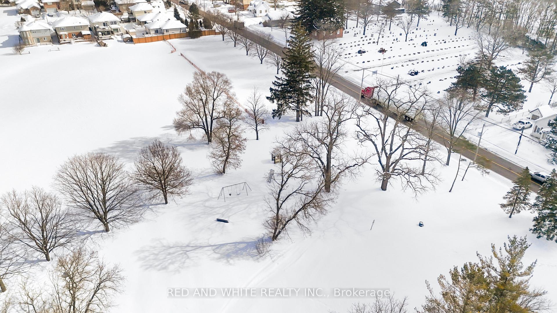 Photo 33 of 107 Bloomingdale Road N, Kitchener — HOMEH