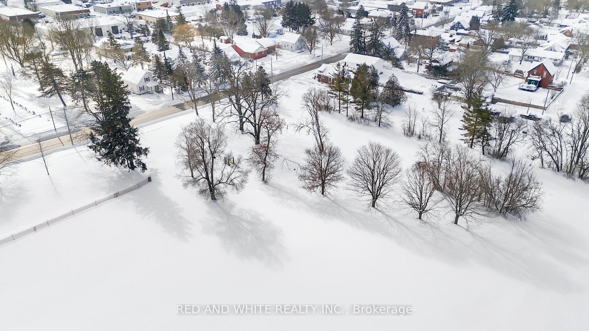 Photo 34 of 107 Bloomingdale Road N, Kitchener — HOMEH