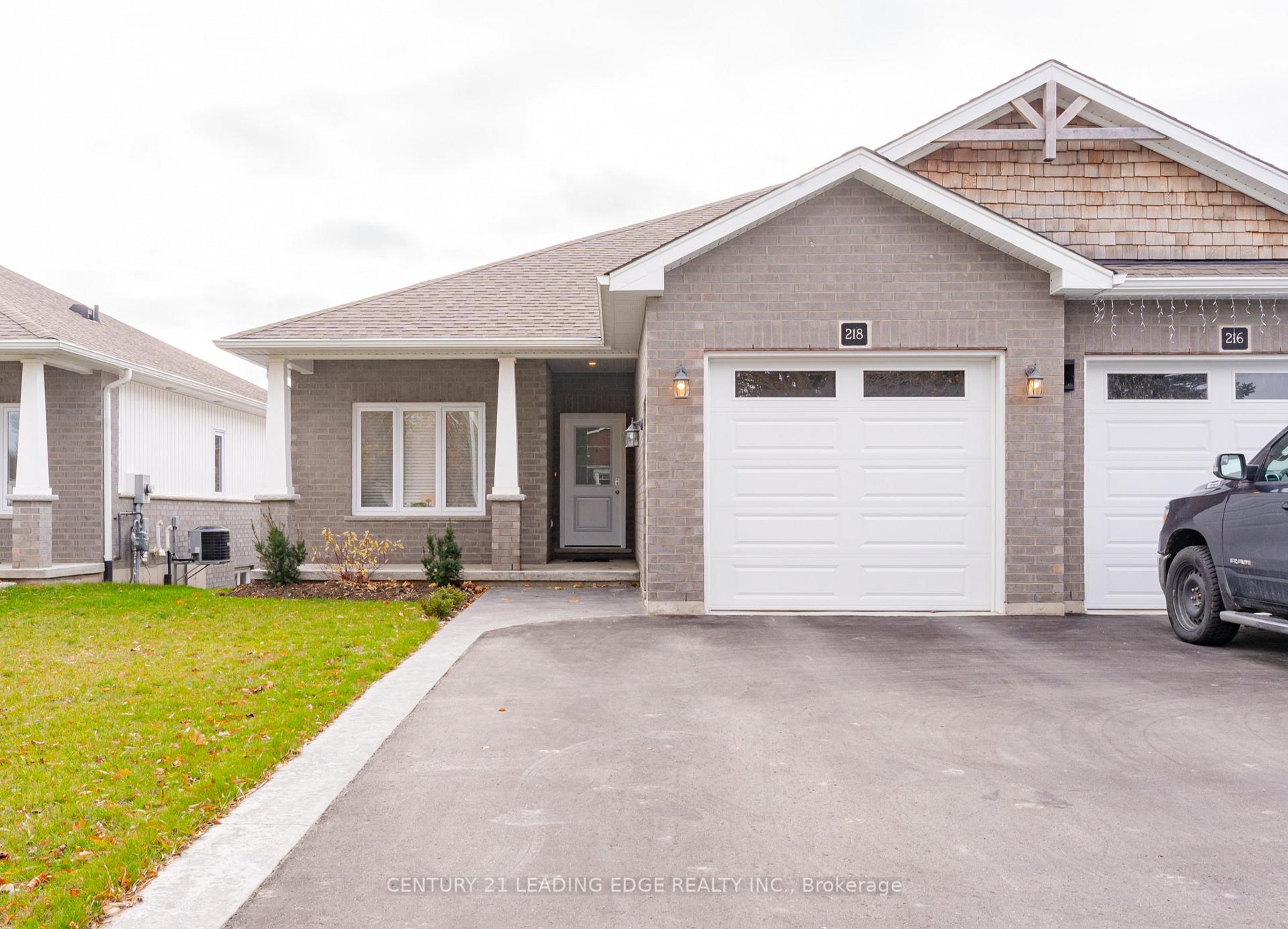 Front of 218 Elora Street S