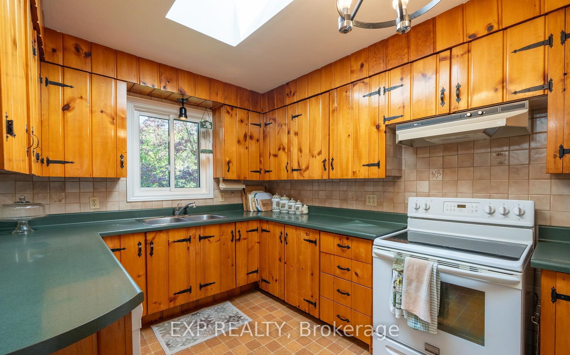 Photo 11 of 1215 Derry Road, Milton, Rural Milton West — HOMEH