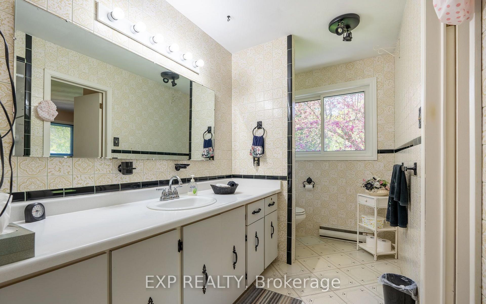 Photo 20 of 1215 Derry Road, Milton, Rural Milton West — HOMEH