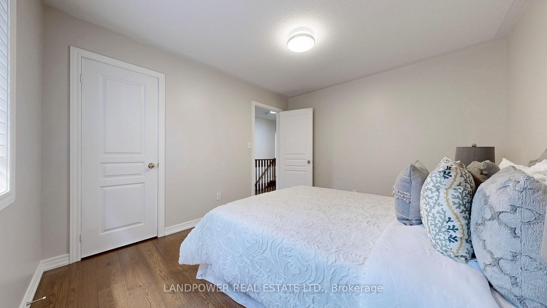 Photo 33 of 19 Snowcreek Street, Markham, Cornell — HOMEH