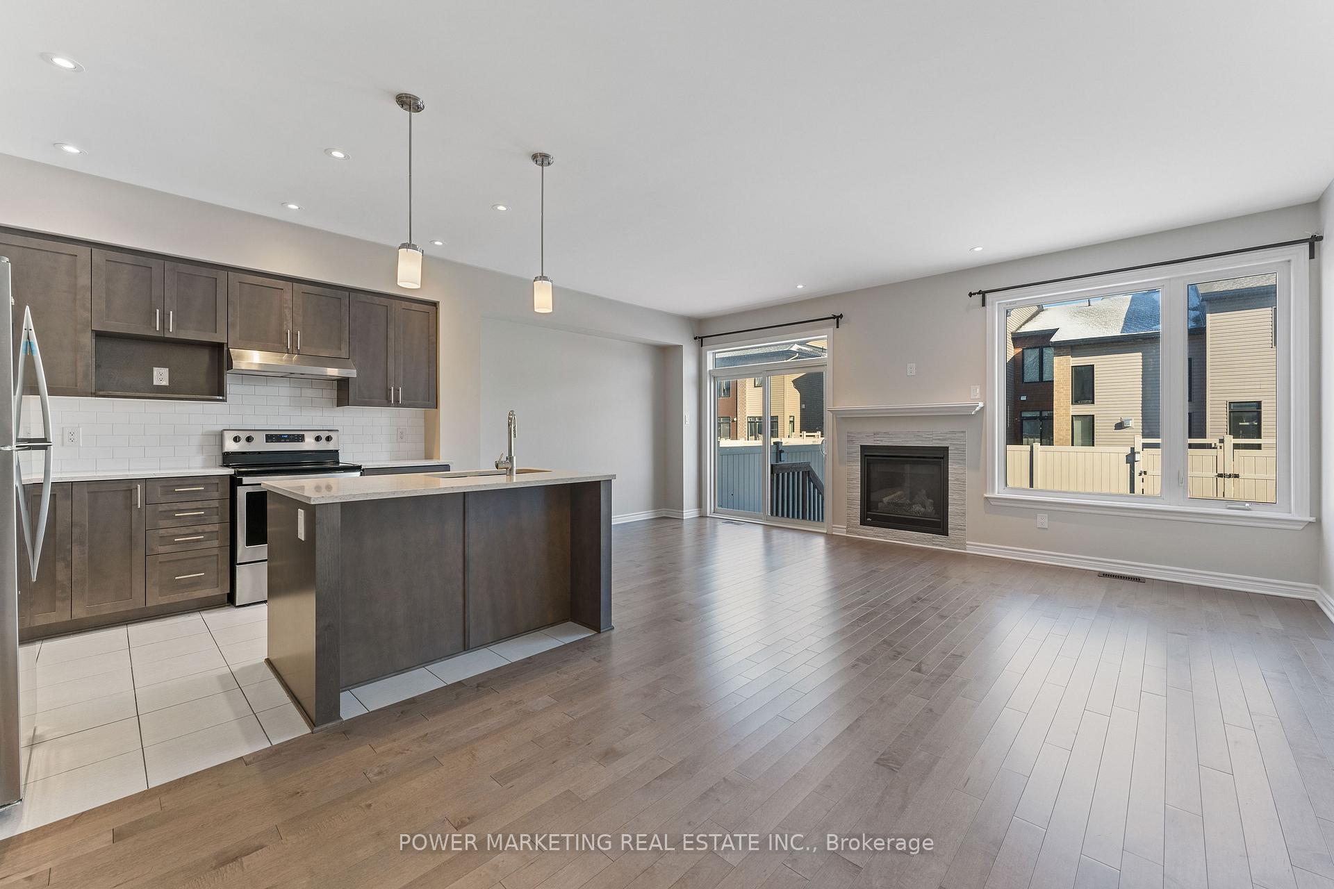 Photo 7 of 544 Triangle Street, Ottawa, Kanata - Emerald Meadows/Trailwest — HOMEH