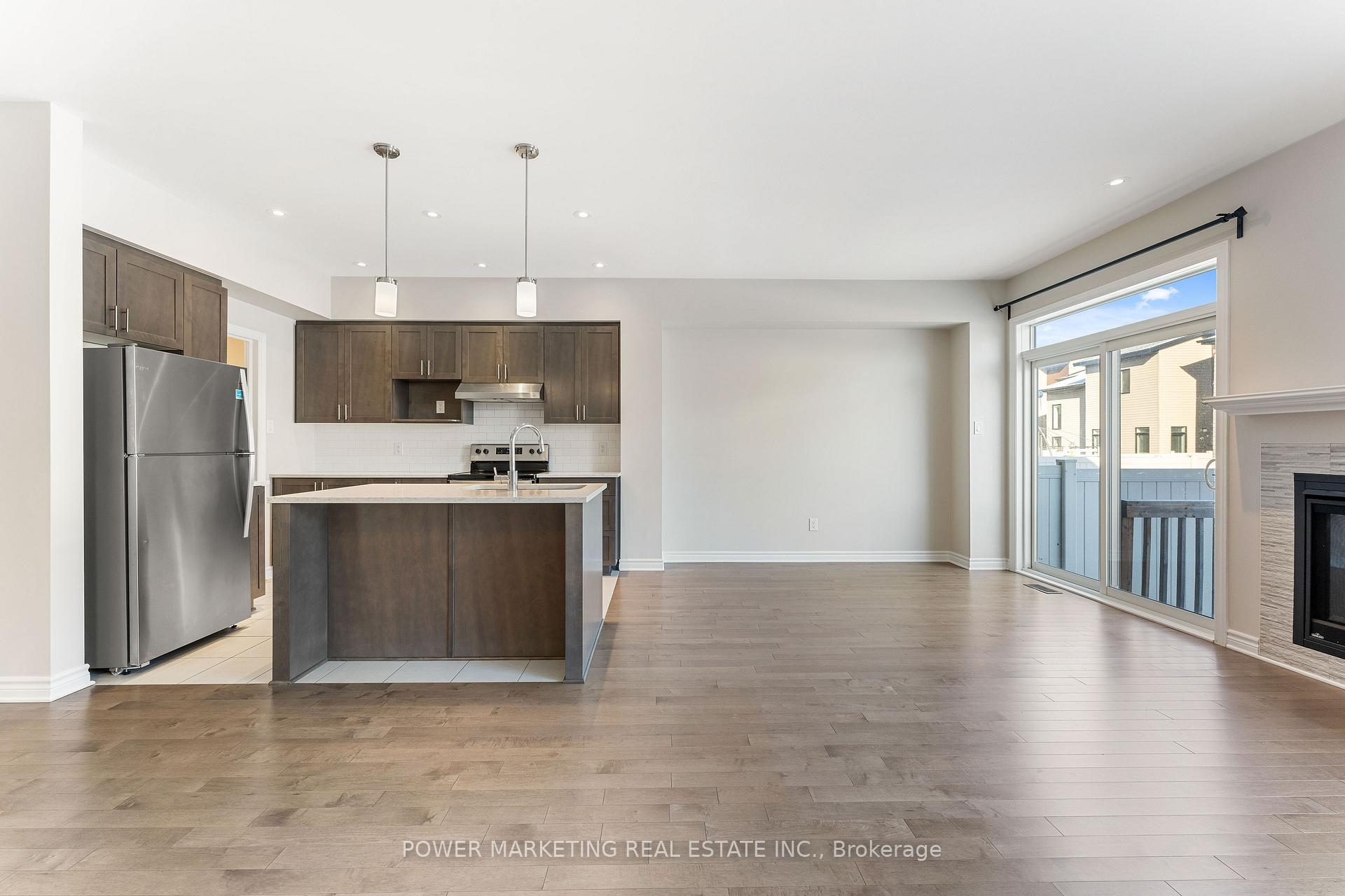 Photo 8 of 544 Triangle Street, Ottawa, Kanata - Emerald Meadows/Trailwest — HOMEH