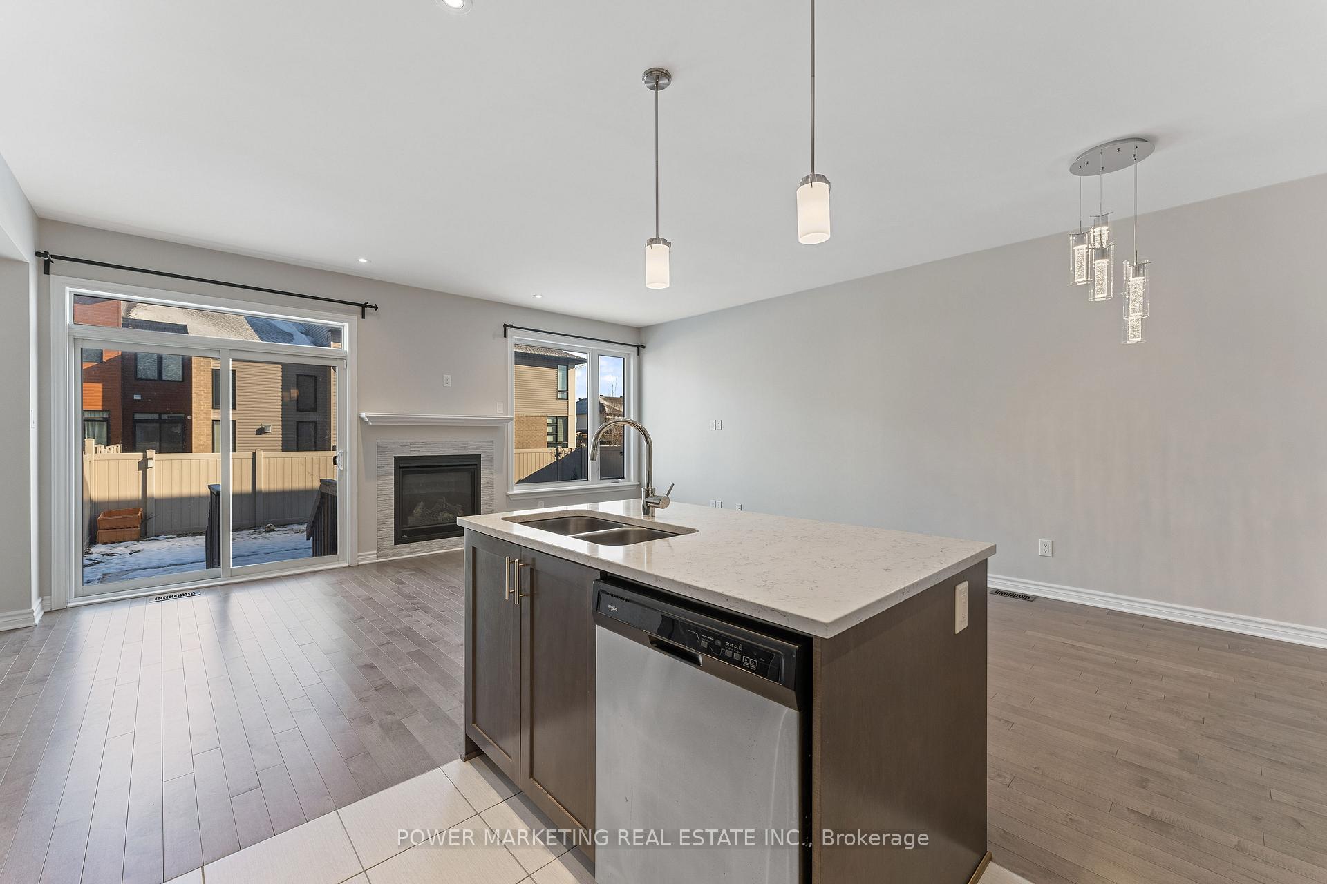 Photo 13 of 544 Triangle Street, Ottawa, Kanata - Emerald Meadows/Trailwest — HOMEH