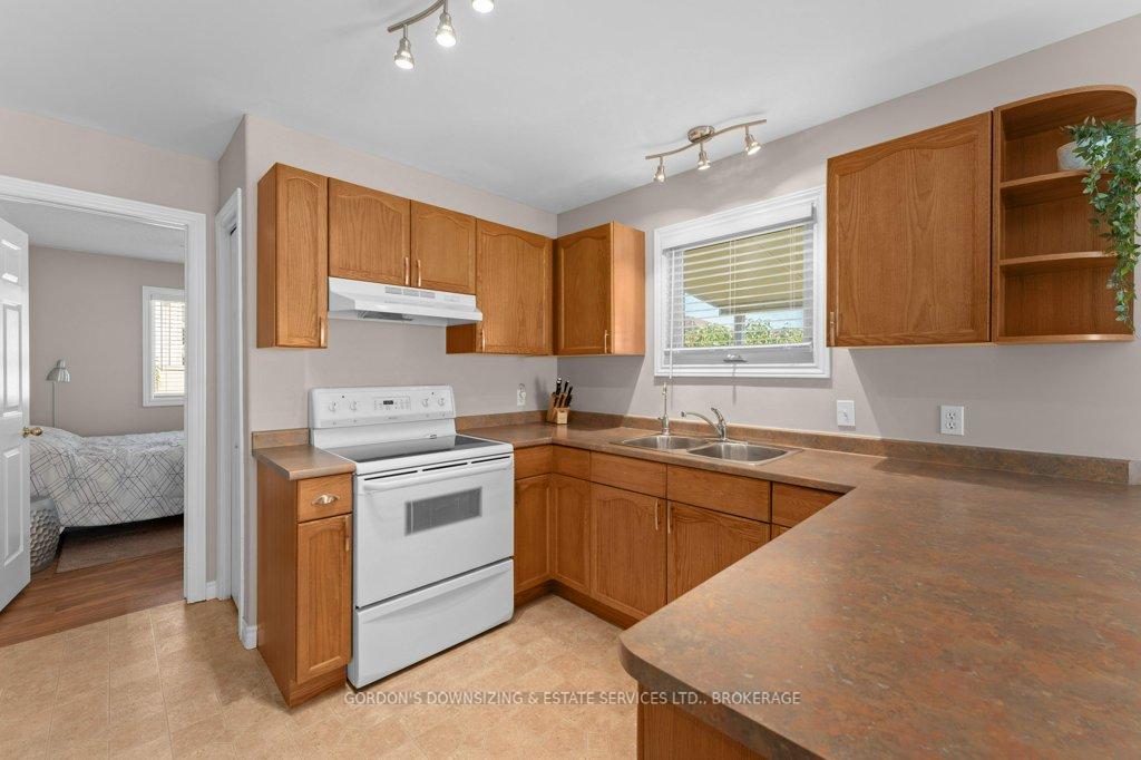 Photo 11 of 687 Arbour Crescent, Kingston, East Gardiners Rd — HOMEH