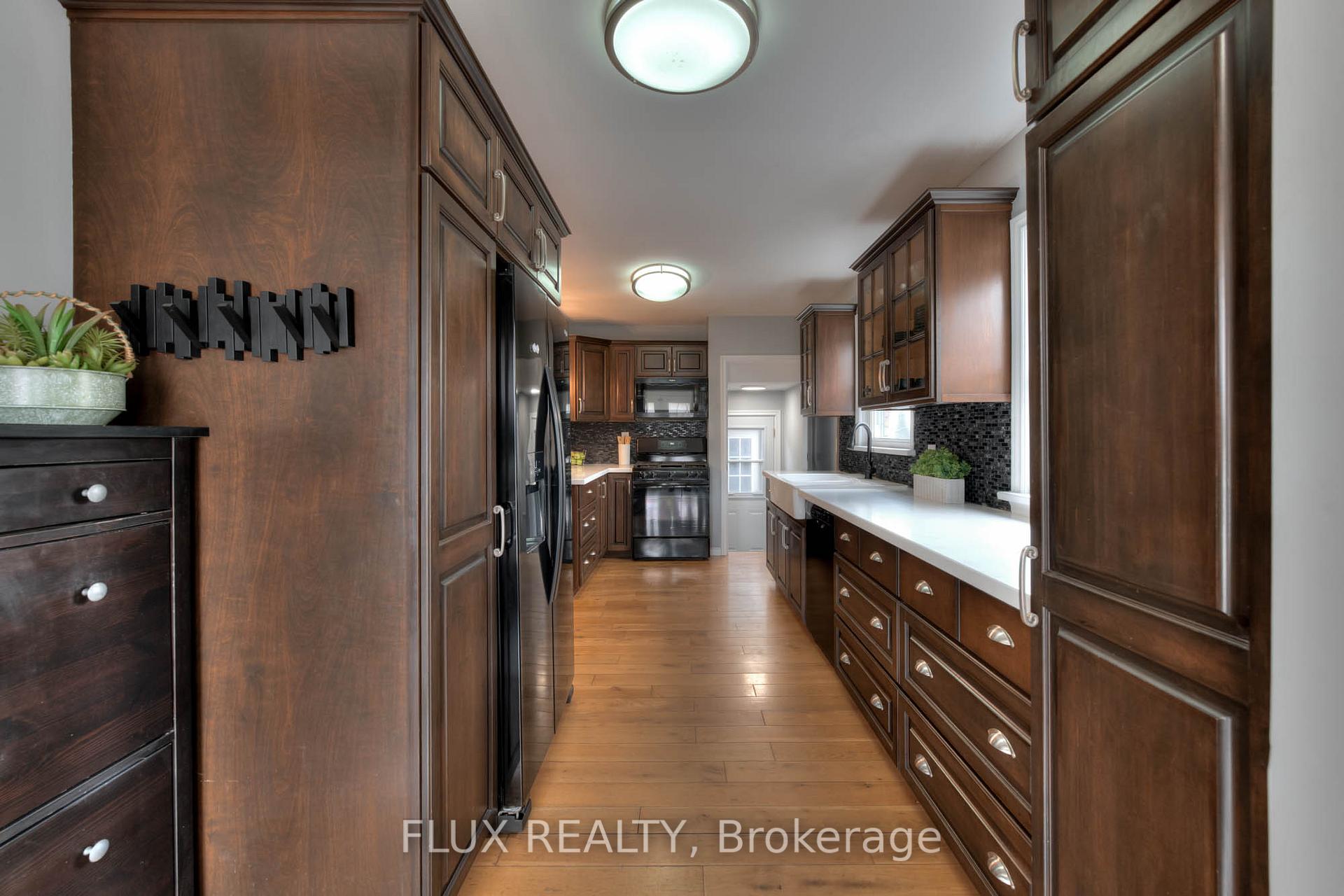 Photo 7 of 36 Perkell Place, Kitchener — HOMEH