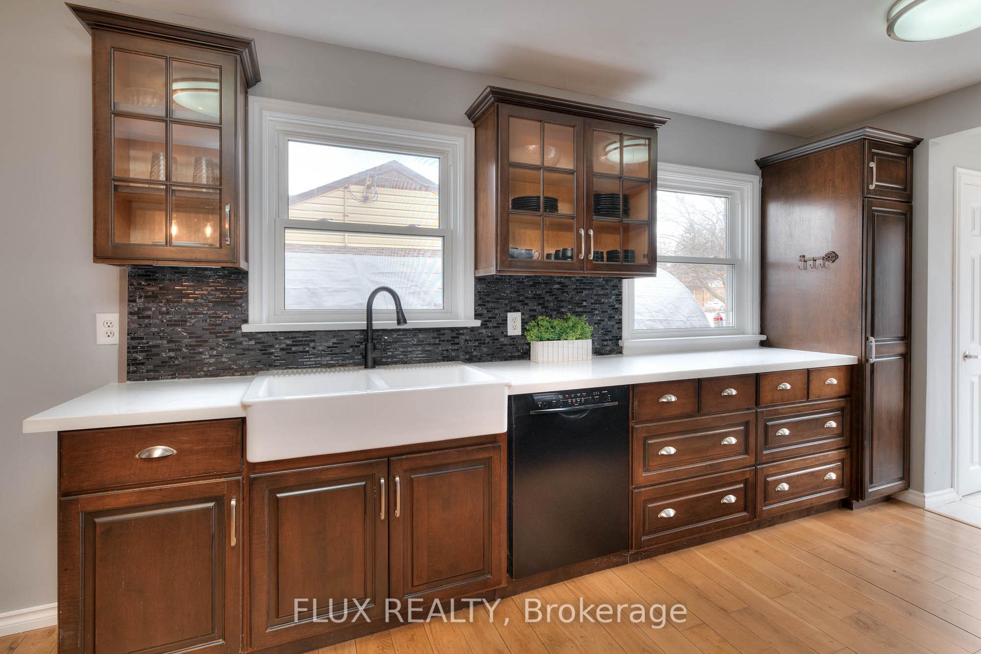 Photo 10 of 36 Perkell Place, Kitchener — HOMEH