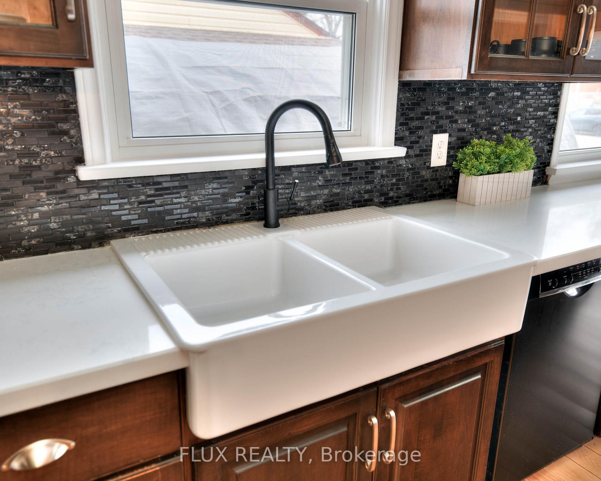 Photo 11 of 36 Perkell Place, Kitchener — HOMEH