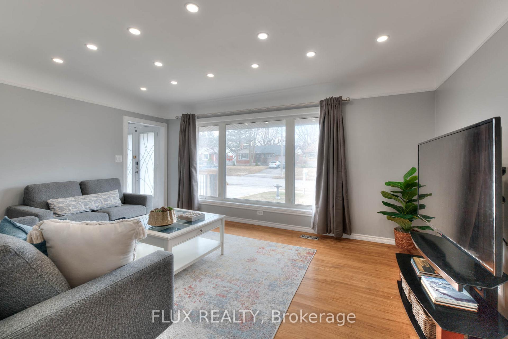 Photo 16 of 36 Perkell Place, Kitchener — HOMEH