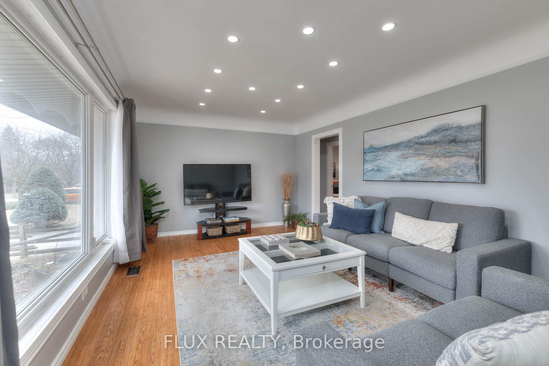 Photo 18 of 36 Perkell Place, Kitchener — HOMEH