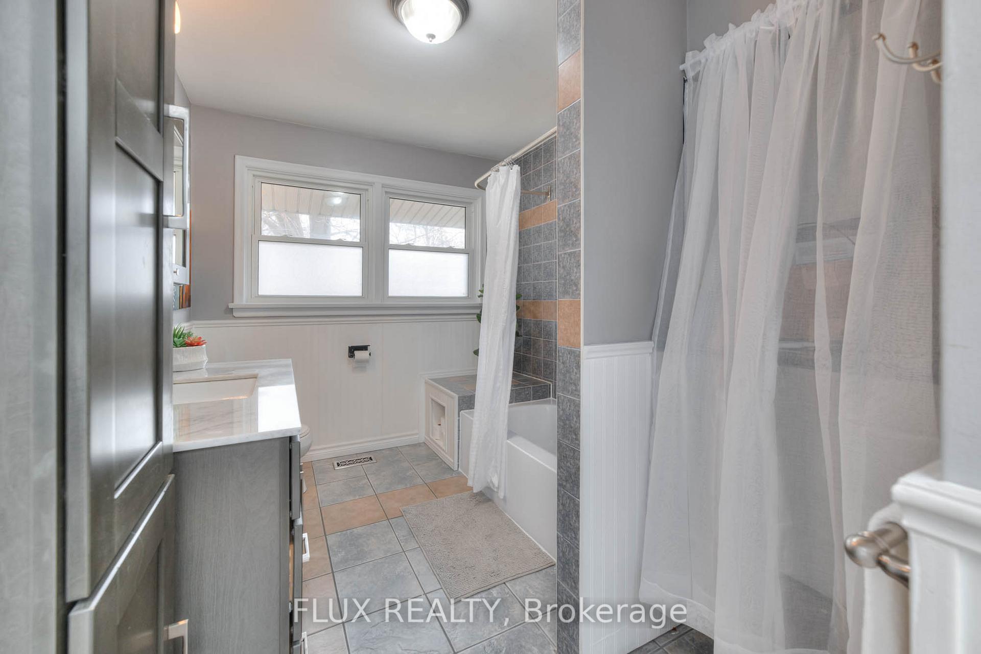 Photo 21 of 36 Perkell Place, Kitchener — HOMEH