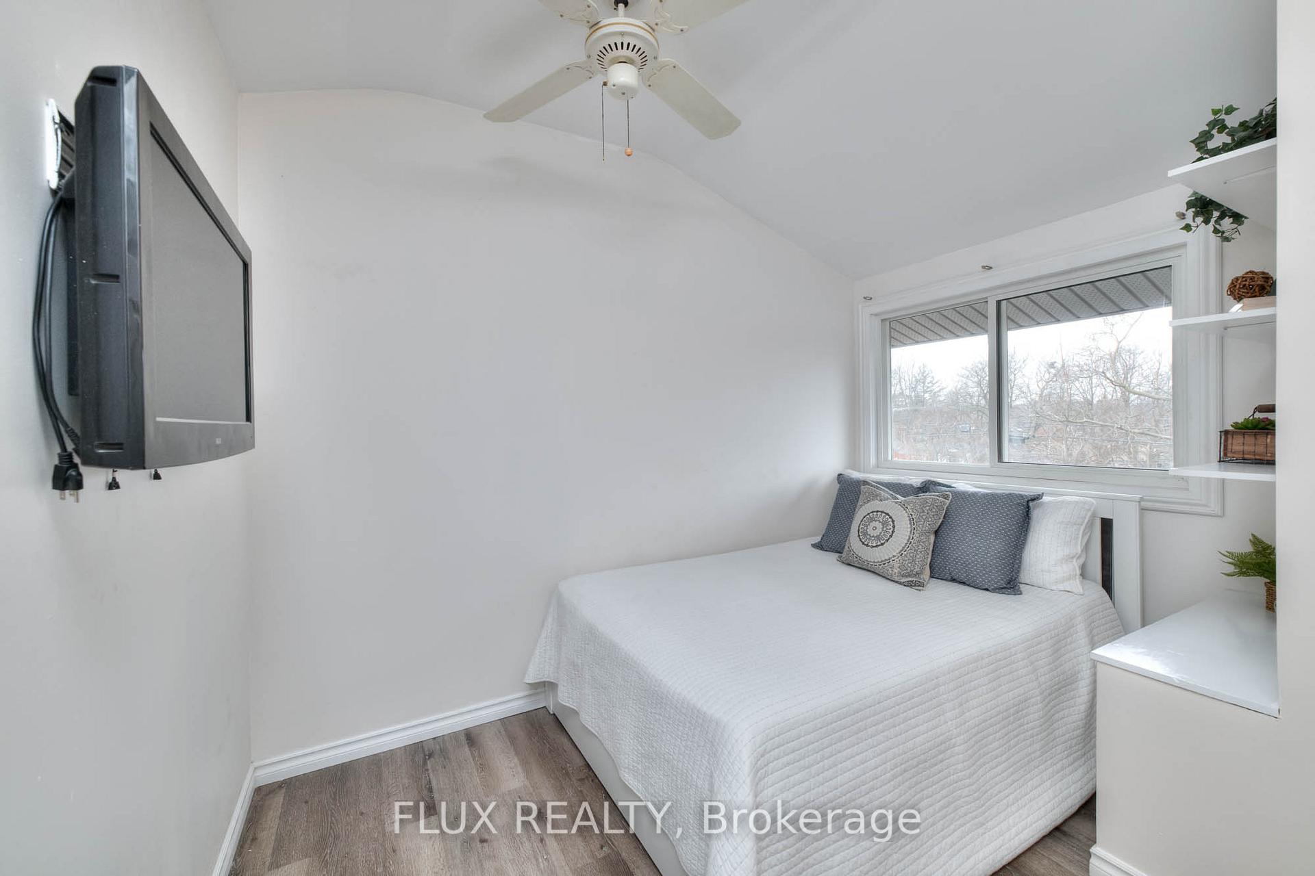 Photo 30 of 36 Perkell Place, Kitchener — HOMEH
