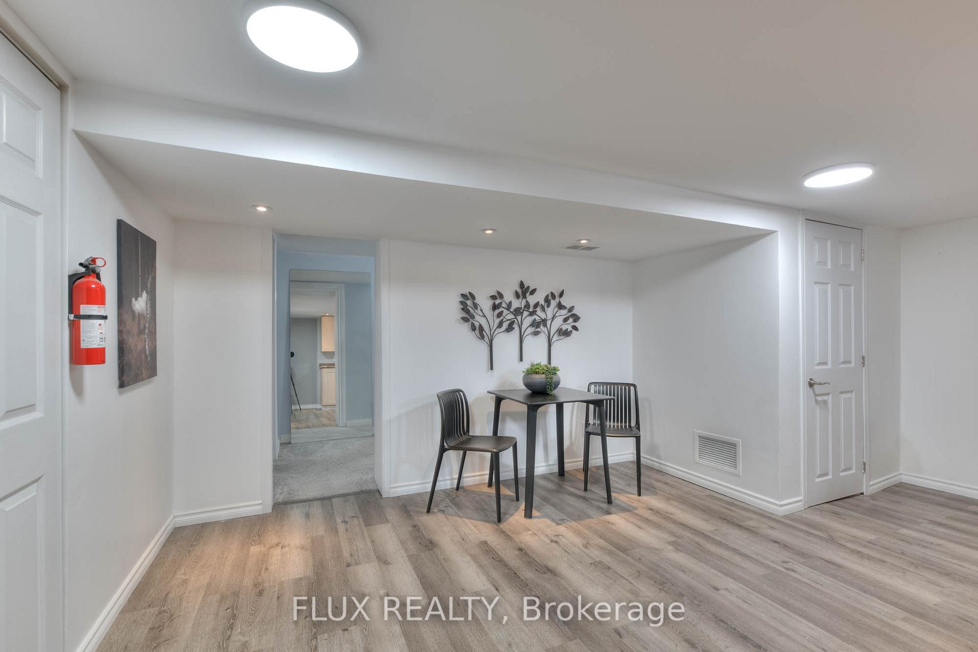 Photo 33 of 36 Perkell Place, Kitchener — HOMEH