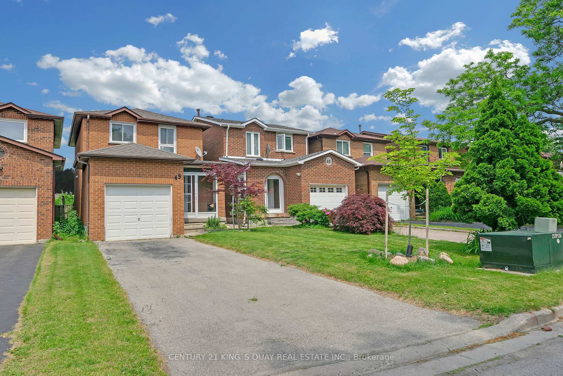 Photo 2 of 43 Chichester Road, Markham, Milliken Mills East — HOMEH