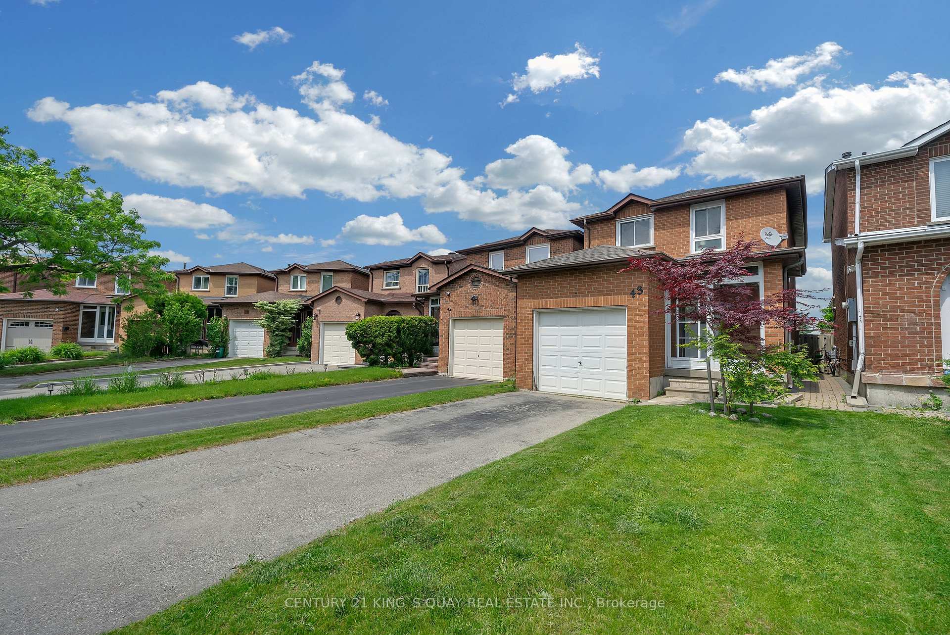 Photo 3 of 43 Chichester Road, Markham, Milliken Mills East — HOMEH