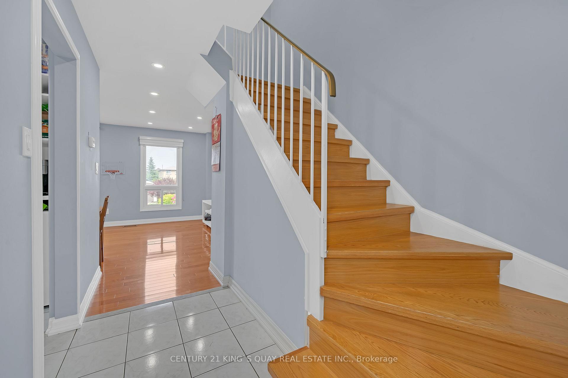 Photo 6 of 43 Chichester Road, Markham, Milliken Mills East — HOMEH