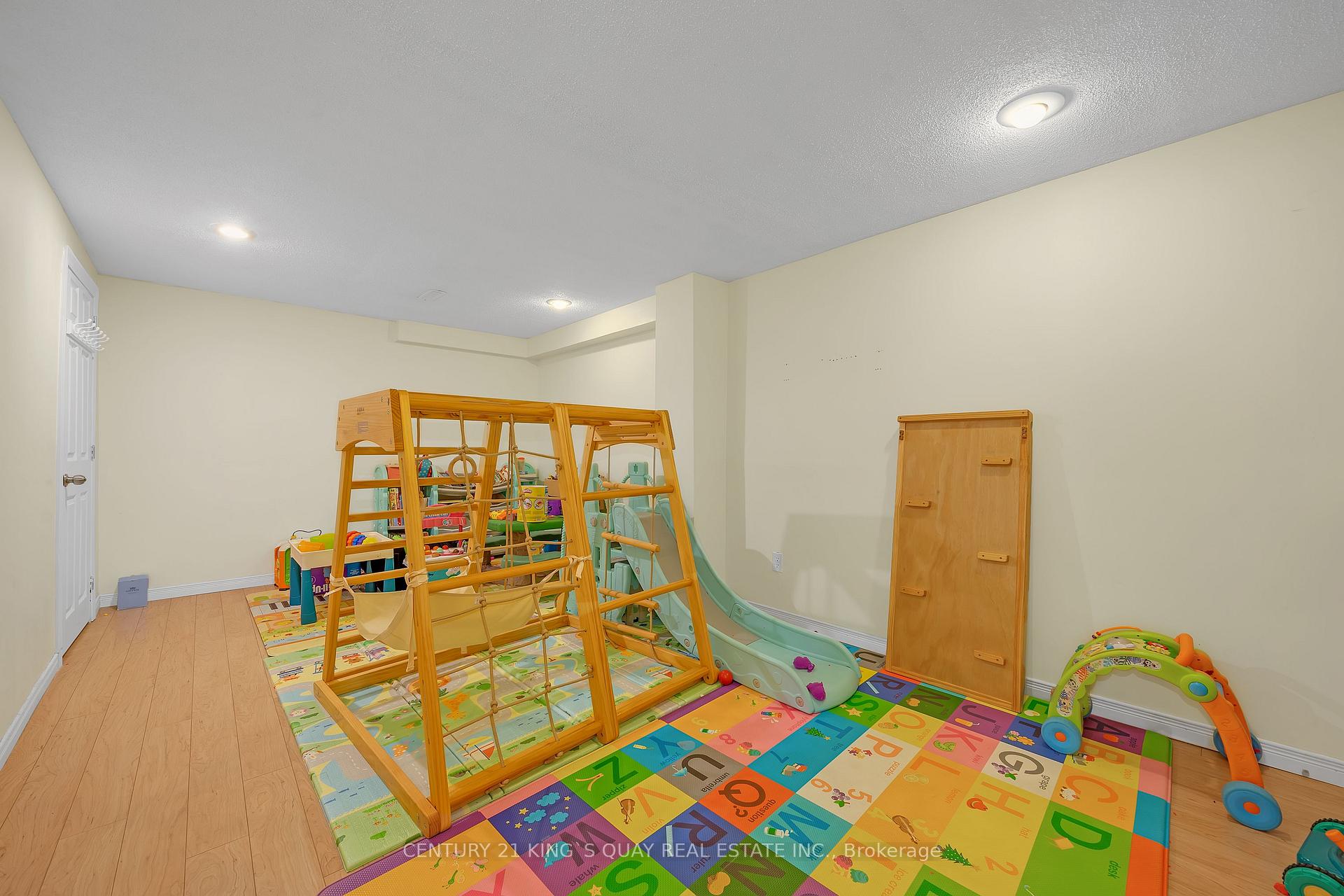 Photo 23 of 43 Chichester Road, Markham, Milliken Mills East — HOMEH