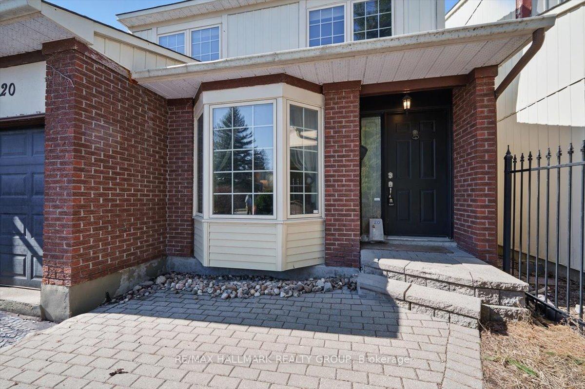 Photo 1 of 20 Equestrian Drive, Ottawa, Kanata - Bridlewood — HOMEH