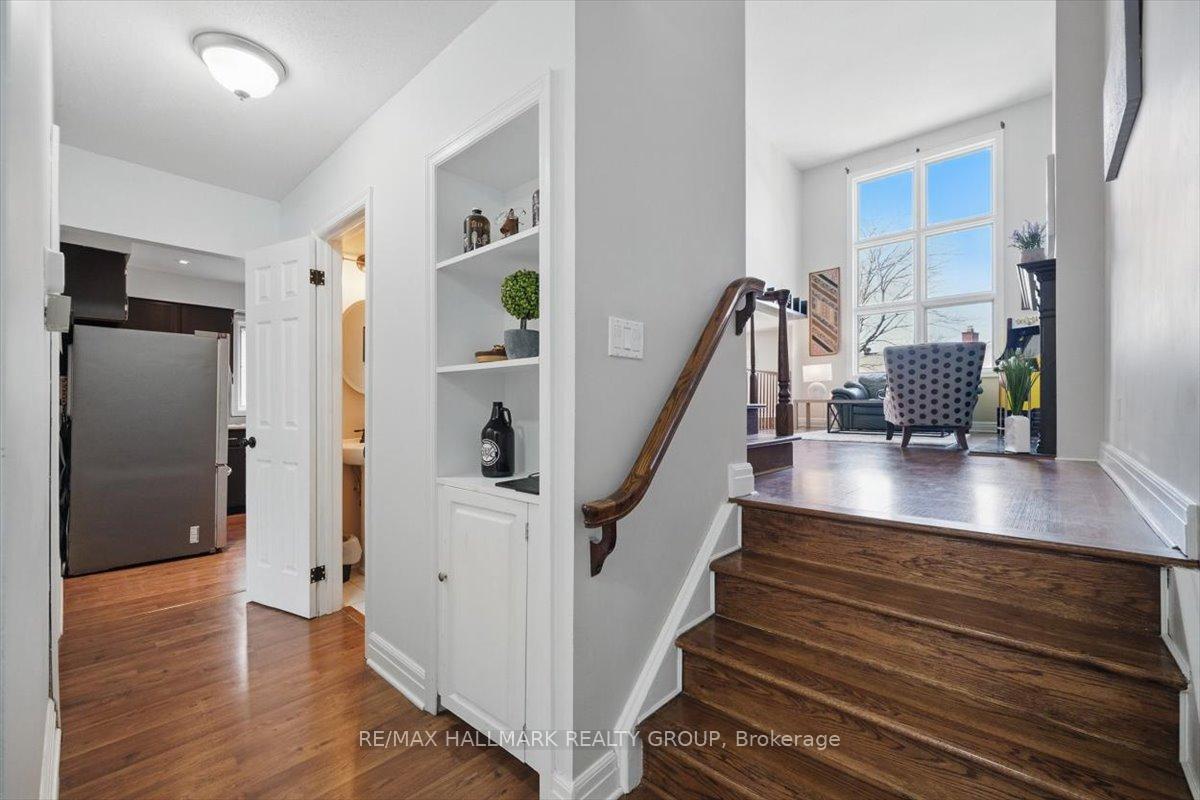 Photo 2 of 20 Equestrian Drive, Ottawa, Kanata - Bridlewood — HOMEH