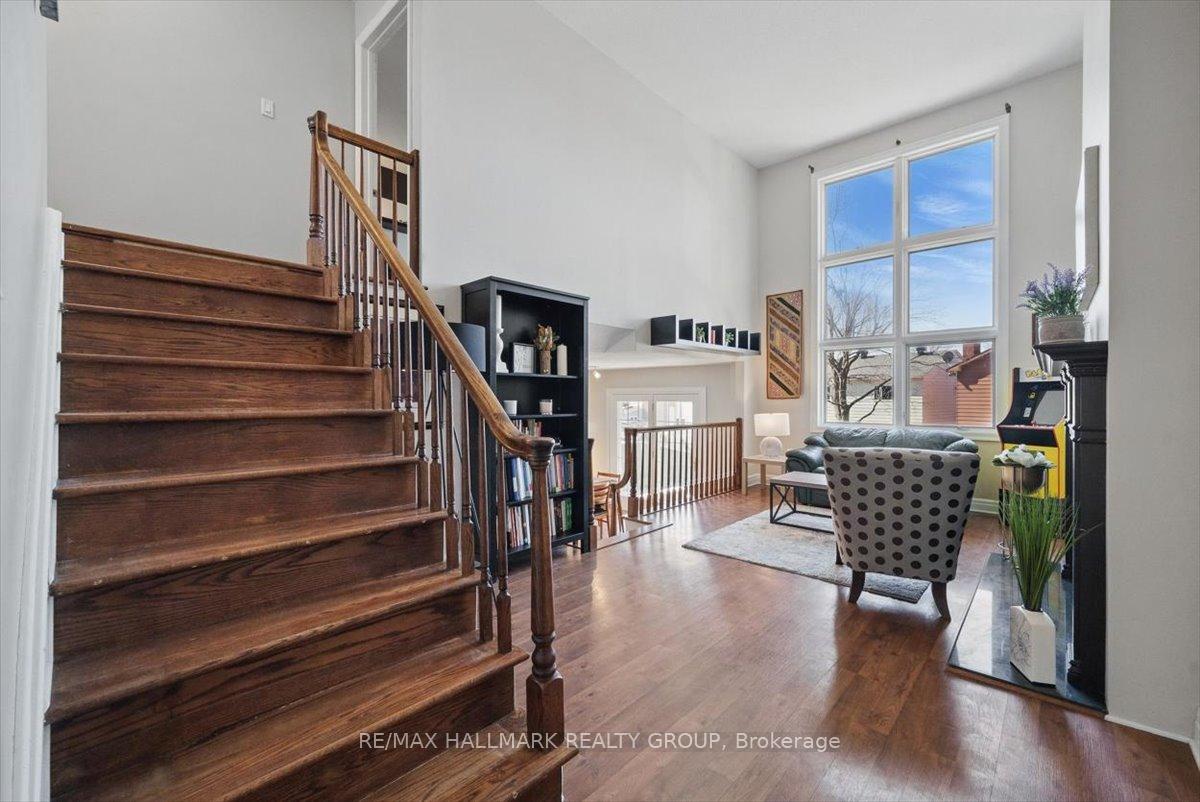Photo 3 of 20 Equestrian Drive, Ottawa, Kanata - Bridlewood — HOMEH