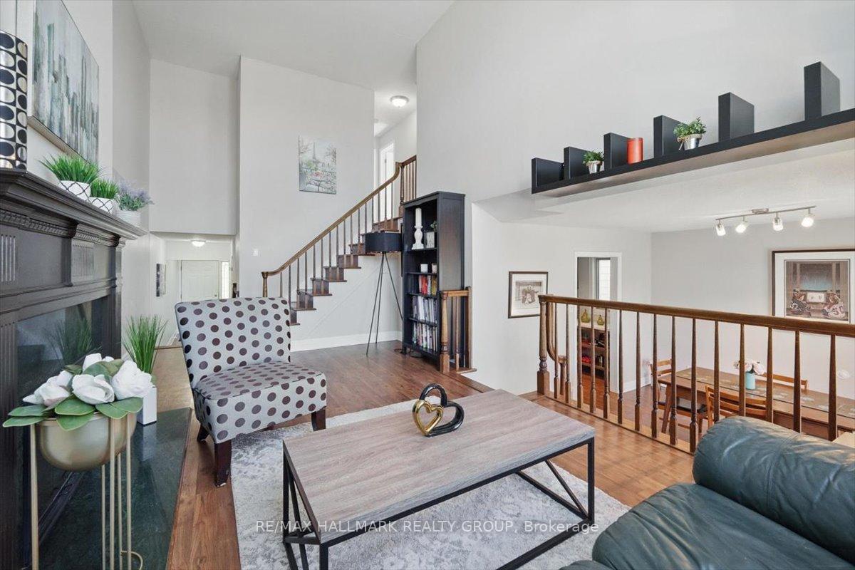Photo 6 of 20 Equestrian Drive, Ottawa, Kanata - Bridlewood — HOMEH