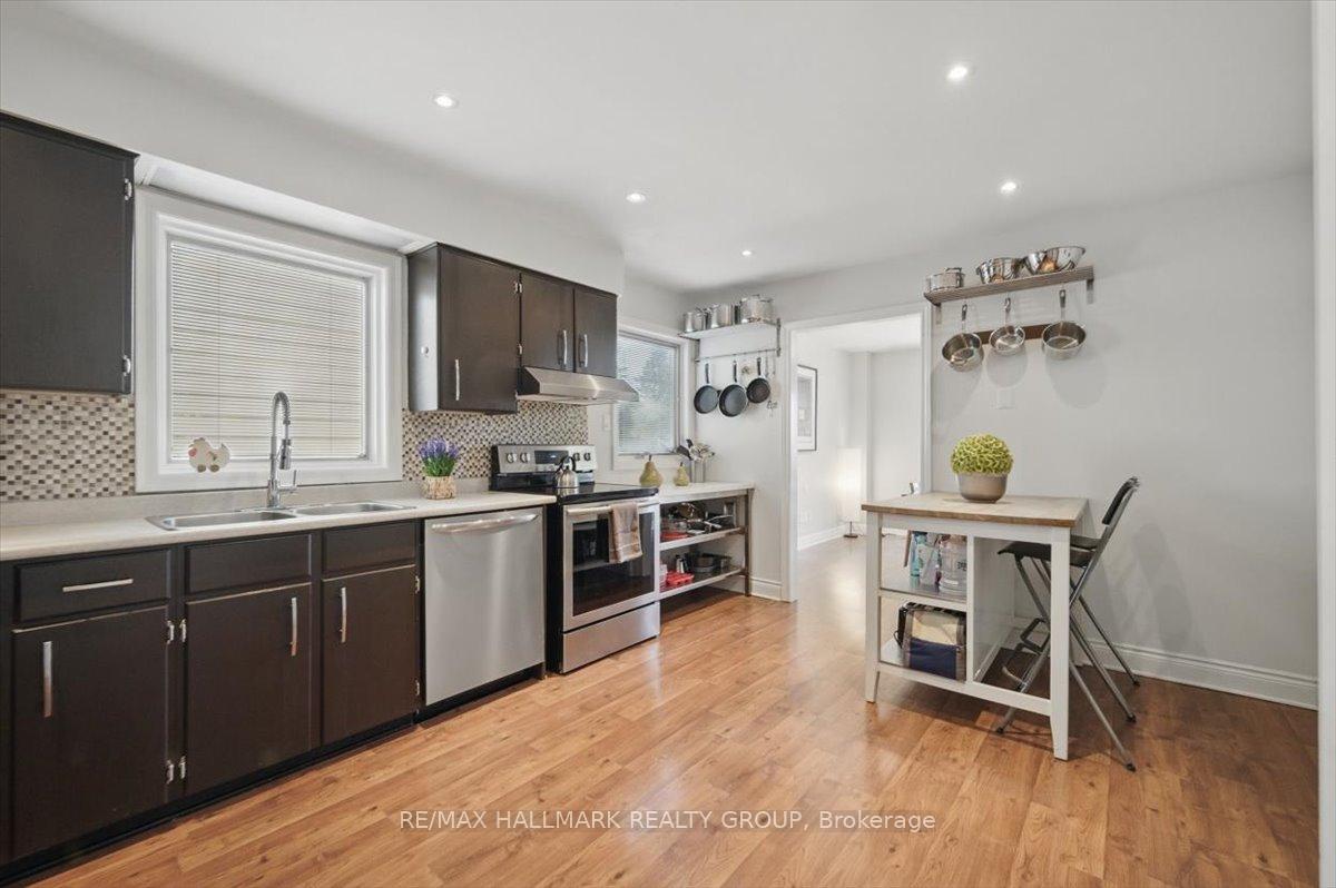 Photo 8 of 20 Equestrian Drive, Ottawa, Kanata - Bridlewood — HOMEH